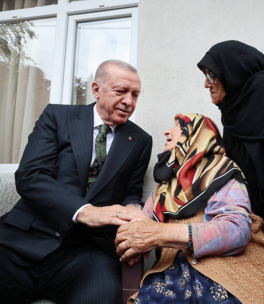 Erdoğan memleketi Güneysu'da: Komşularını ziyaret etti - Resim: 18